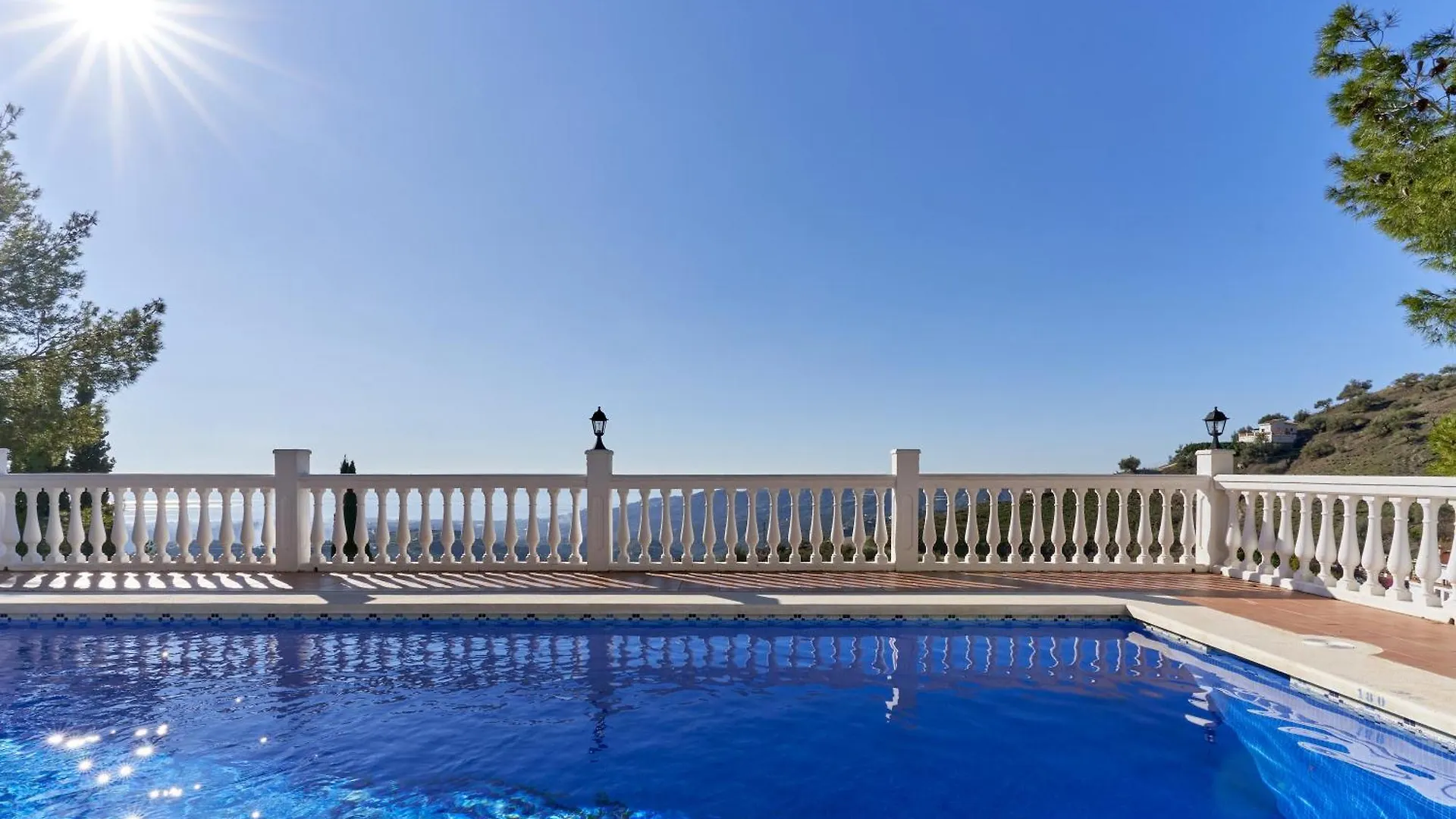 Villa Thomas Frigiliana 0*,