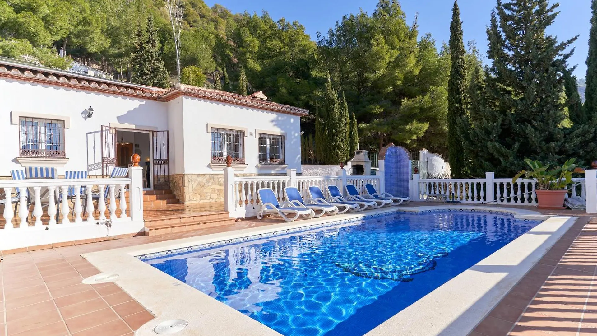 Villa Thomas Frigiliana 0*,